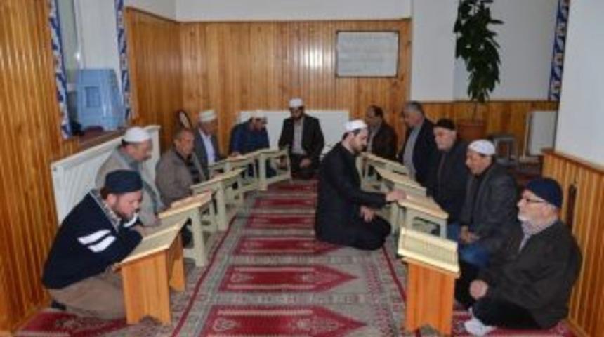 79 Yaşında Kur’an-ı Kerim Okumayı Öğrendi