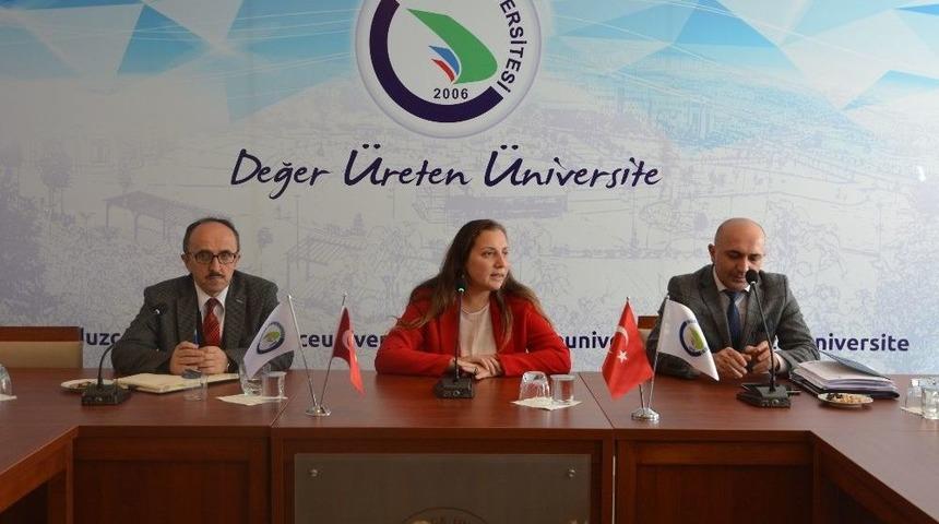 D&uuml;zce &Uuml;niversitesi Rekt&ouml;r&uuml; &Ouml;grenci Temsilcileriyle Bir Araya Geldi