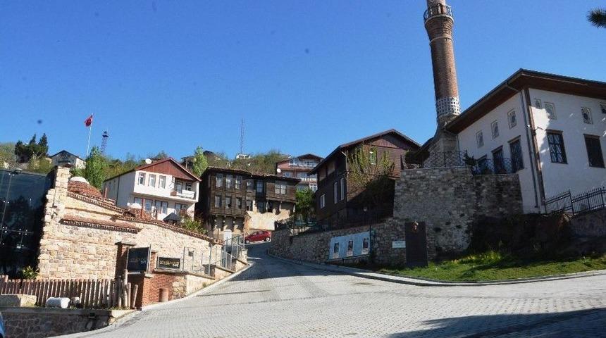Akçakoca Meydanı’ndaki Çalışmalar Tamamlandı