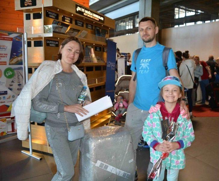 Ukraynalı Kafile Çiçeklerle Karşılandı G4