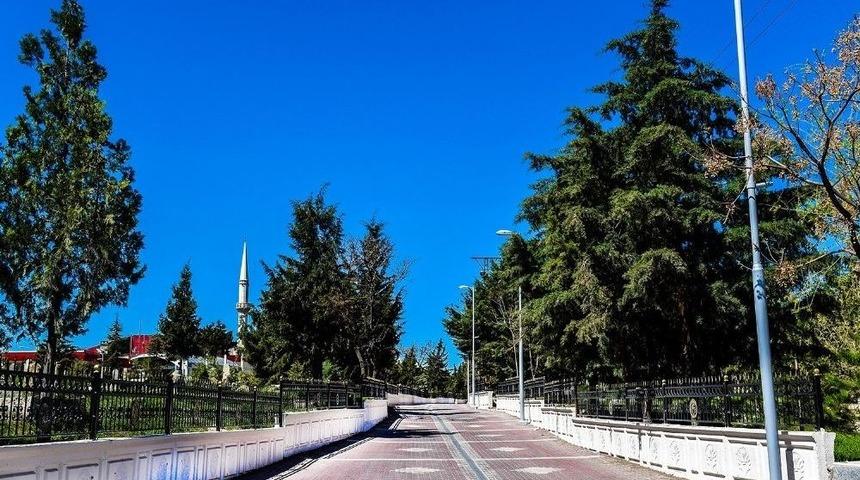 B&uuml;y&uuml;kşehir Sancaktar Mezarlığında D&uuml;zenleme &Ccedil;alışması Yapıyor