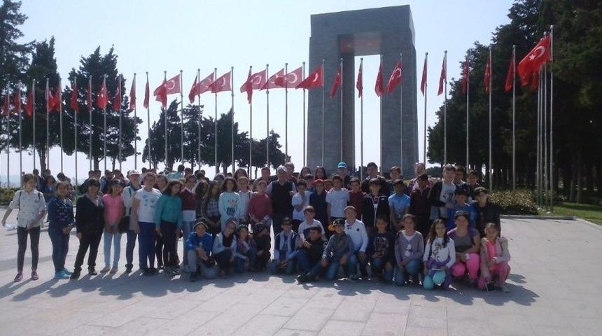 Burhaniyeli &Ouml;ğrencilerin &Ccedil;anakkale Gezisi