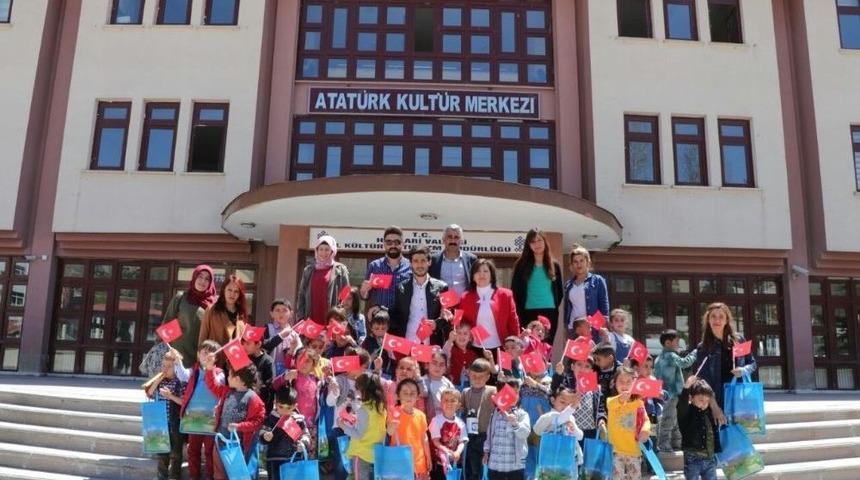 Minik &Ouml;ğrencilere Kitap Ve K&uuml;t&uuml;phane Tanıtıldı