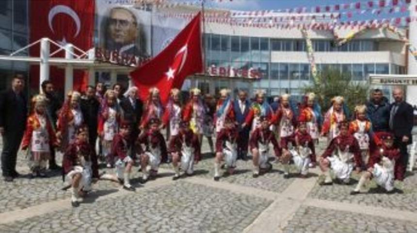 Burhaniye&rsquo;de Başarılı Oyunculara Başkan Teşekk&uuml;r&uuml;