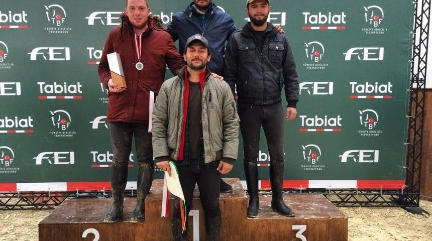 U&uuml; &Uuml;niversitesi Atlı Dayanıklılık Ekibinden Bir Şampiyonluk Kupası Daha