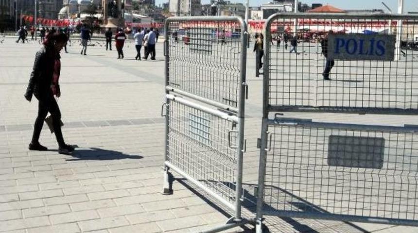 Taksim'de, 1 Mayıs G&uuml;venlik &Ouml;nlemi Hazırlıkları
