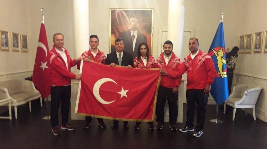 Yama&ccedil; Paraş&uuml;t&uuml; Hedef Milli Takımı, D&uuml;nya Şampiyonası Yolcusu