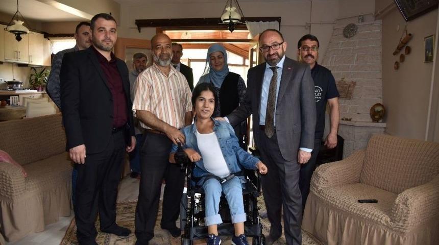 Başkan &Uuml;z&uuml;lmez&rsquo;den Engelli Ve İhtiya&ccedil; Sahiplerine Destek