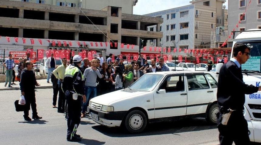 Kendisini Takip Eden Ara&ccedil;tan Ka&ccedil;arken Yayaya &Ccedil;arptı