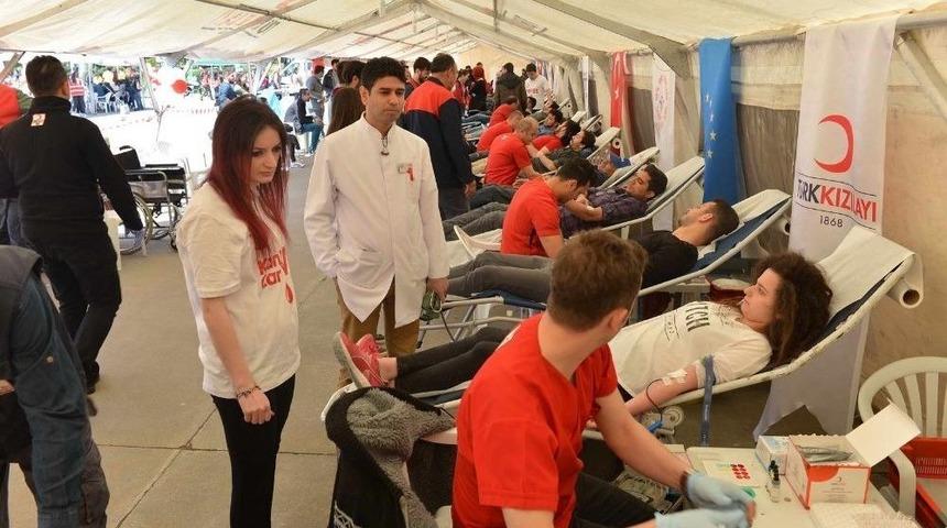 Kan Bağışı Kampanyasına Yoğun İlgi