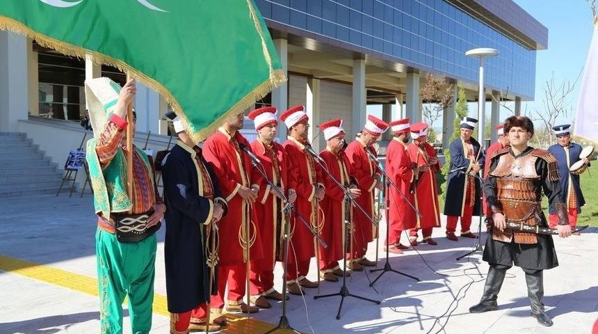 Niğde&rsquo;de &ldquo;ıv.uluslararası T&uuml;rk D&uuml;nyası Araştırmaları&rdquo; Sempozyumu Başladı