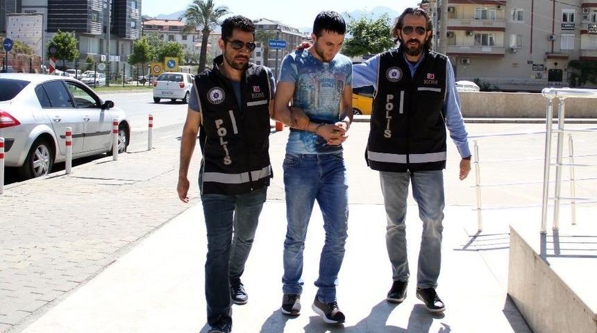 Evdeki Uyuşturucu &rsquo;esco&rsquo;ya Takıldı