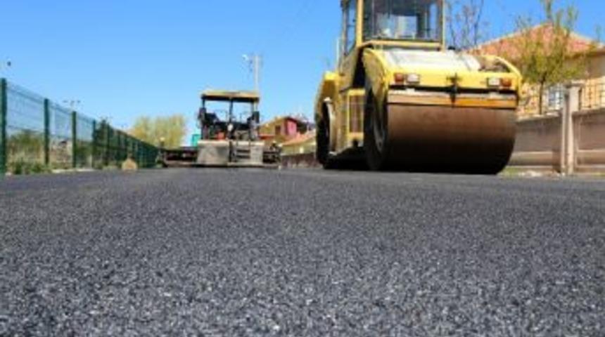 Aksaray&rsquo;da &Ccedil;iftlik Mahallesi Kanal Boyu Yolu Asfaltlanıyor