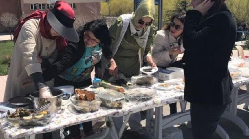 Yy&uuml;&rsquo;de Fakir &Ouml;ğrenciler Yararına Kermes