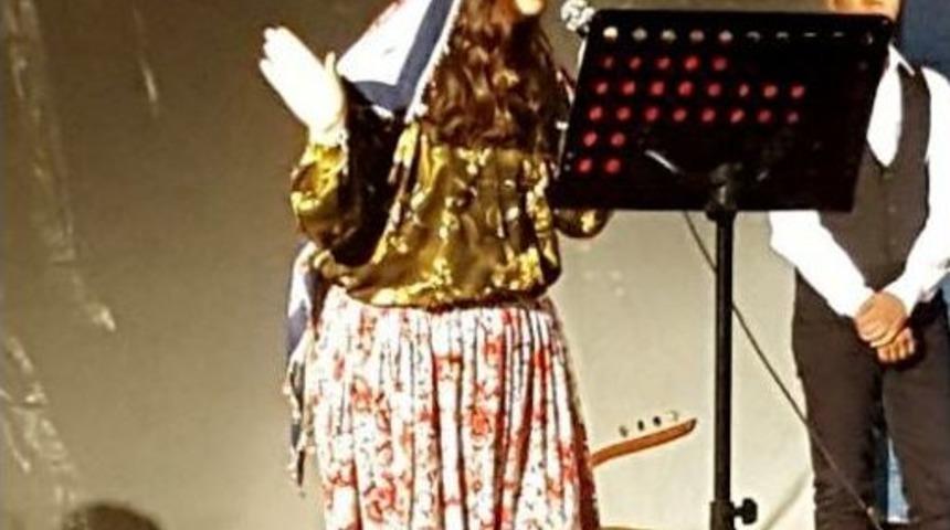 Edremit&rsquo;te Anadolu Lisesi&rsquo;nin 3. Şiir Dinletisi Duygulandırdı