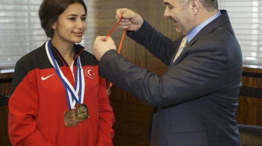 Kayseri Ok&ccedil;uluk Sporunda Bir Şampiyon Daha &Ccedil;ıkardı