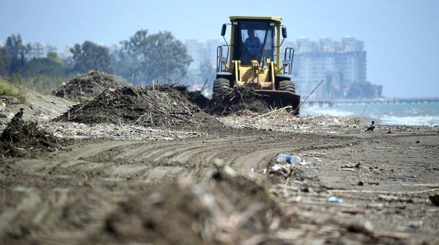 Mersin&rsquo;de Sahiller Denize Hazırlanıyor