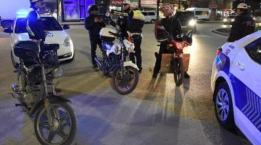 İkiz Plakalı Motosiklete 6 Bin 954 Lira Ceza