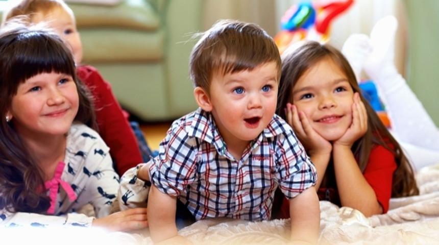 2 yaşına kadar &ccedil;ocuğunuza televizyon izletmeyin!