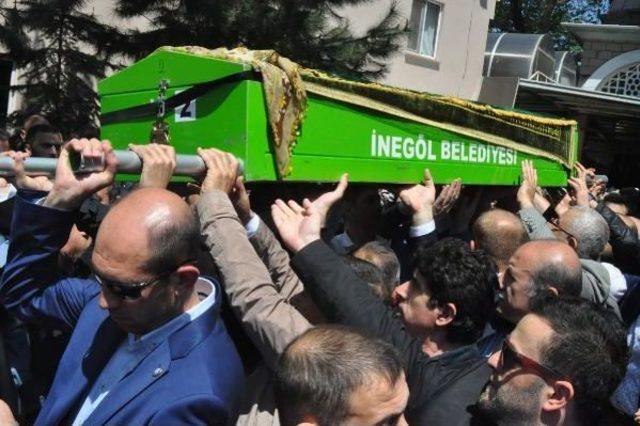 İnegöl Belediye Başkanı Aktaş, Annesinin Cenaze Namazını Kıldırdı