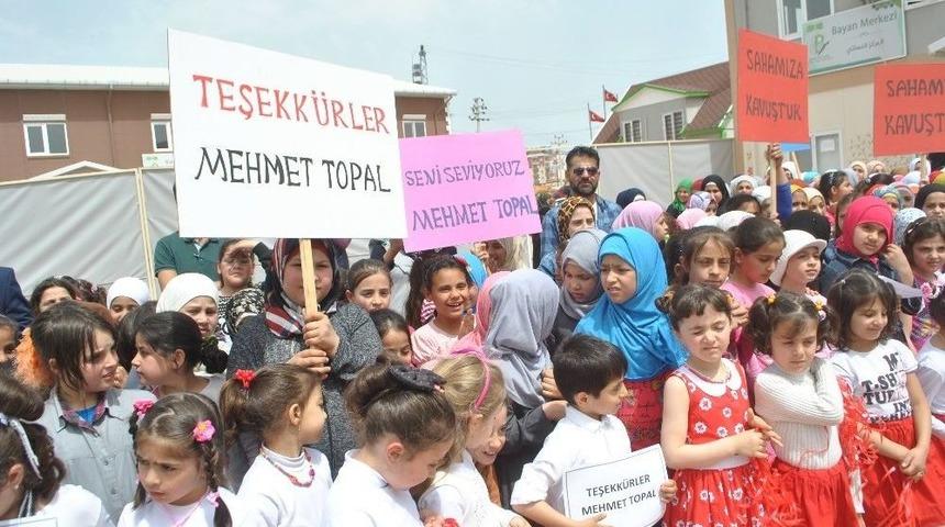 Mehmet Topal, Suriyeli Yetim &Ccedil;ocukları Sevindirdi