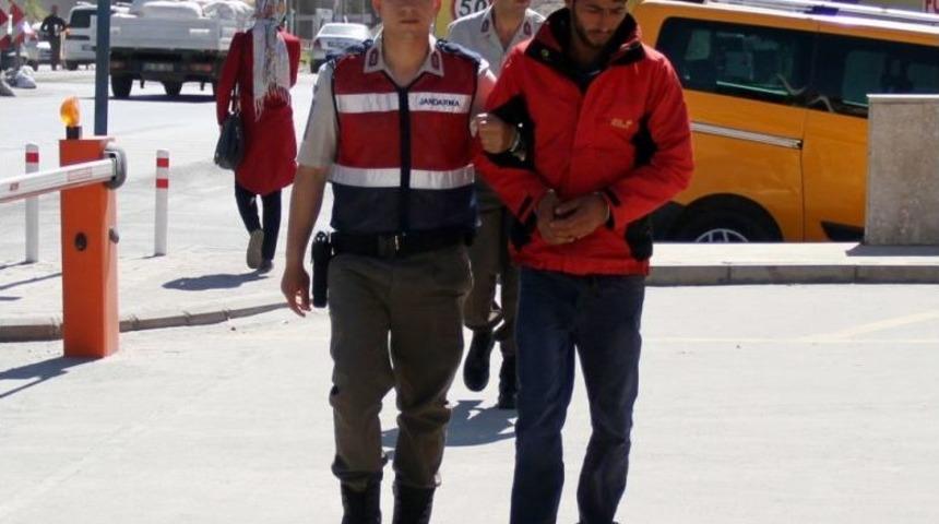 Kablo Hırsızı Jandarmadan Ka&ccedil;amadı