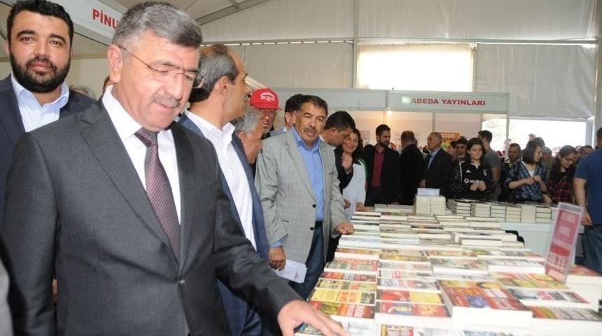 Başkan Akdoğan&rsquo;dan &ldquo;kitap Fuarı&rsquo;na&rdquo; Davet