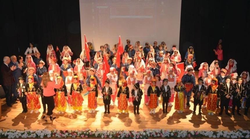 Miniklerin Muhteşem G&ouml;sterileri İle İzleyicileri B&uuml;y&uuml;ledi