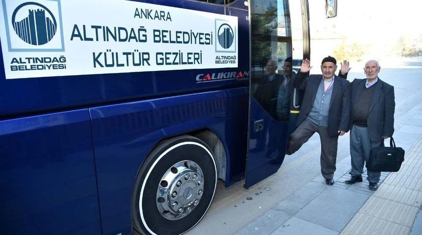 Başkan Tiryaki, &Ccedil;anakkale Yolcularını Uğurladı