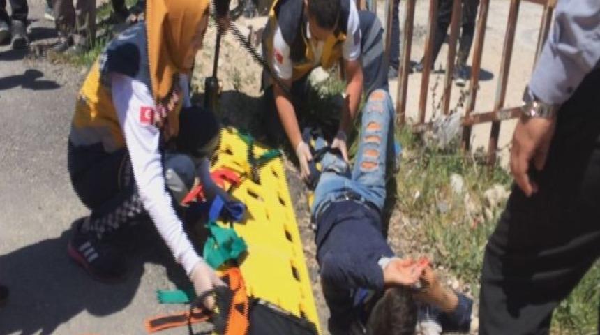 Otomobil İle Motosiklet &Ccedil;arpıştı: 2 Yaralı