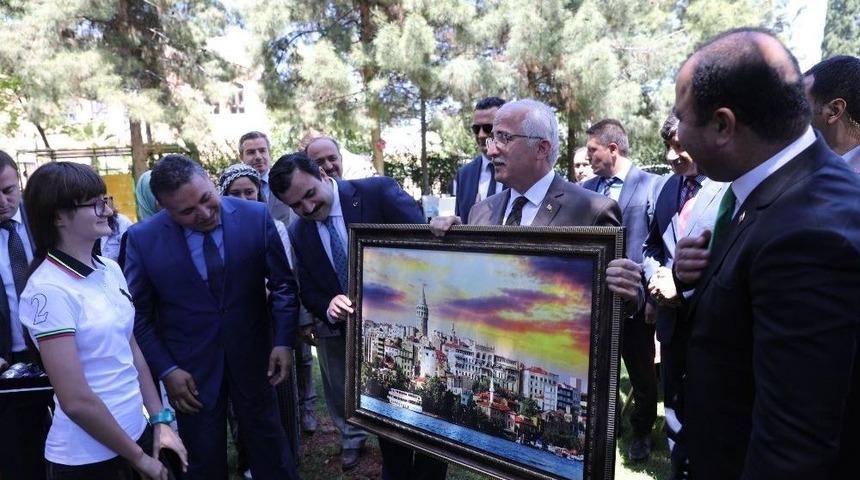 Çiftçi Ve Vali Tuna İstanbullu Öğrencileri Ağırladı