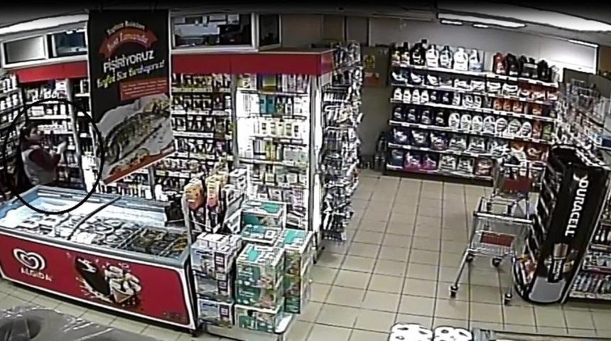 Uyuşturucu Almak İ&ccedil;in Mama &Ccedil;alan Kadın Tutuklandı