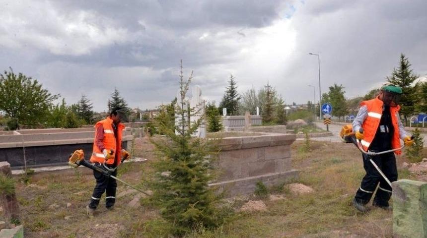 Melikgazi Belediye Sınırları İ&ccedil;erisindeki 28 Mezarlıkta &Ccedil;evre D&uuml;zenleme &Ccedil;alışması