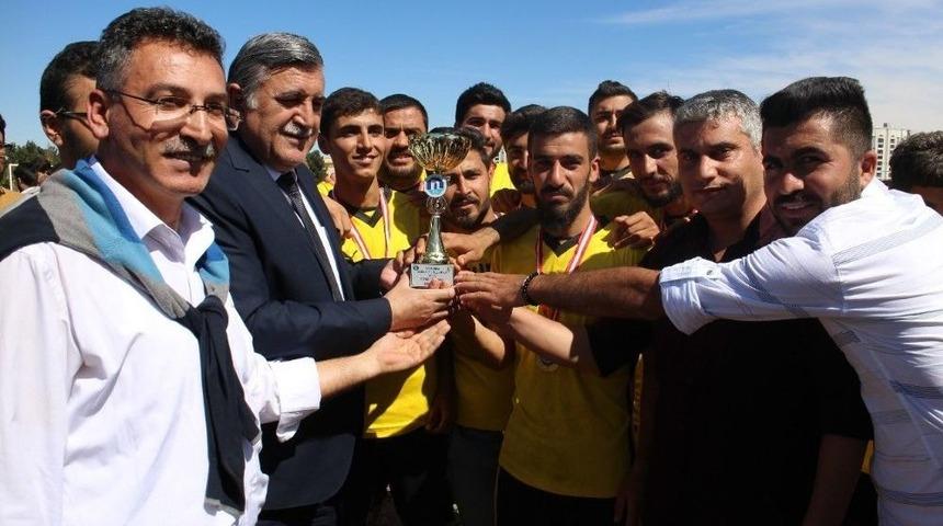 Harran &Uuml;niversitesinde 25.yıl Futbol Turnuvası Sona Erdi