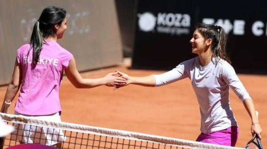 İpek Ve &Ccedil;ağla'dan Işitme Engelli Sporculara Destek&nbsp;