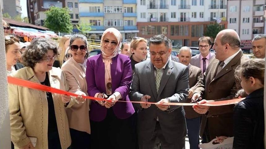 Renklerin Ahşap Boyama Sergisi A&ccedil;ıldı