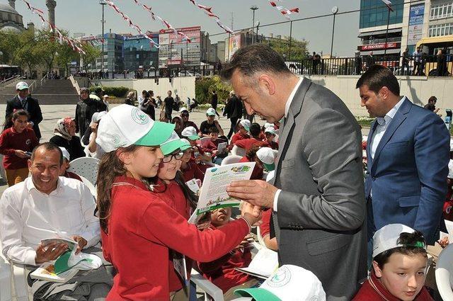 Gaziosmanpaşa’da Geleneksel Kitap Okuma Şenliği