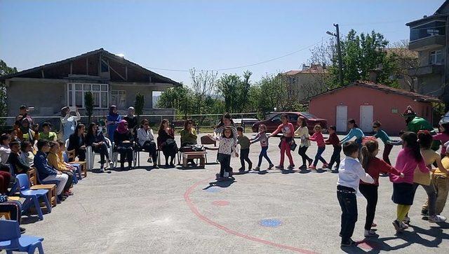 İlkokul Öğrencileri İçin “nesilden Nesile Oyun Şenliği” Düzenlendi