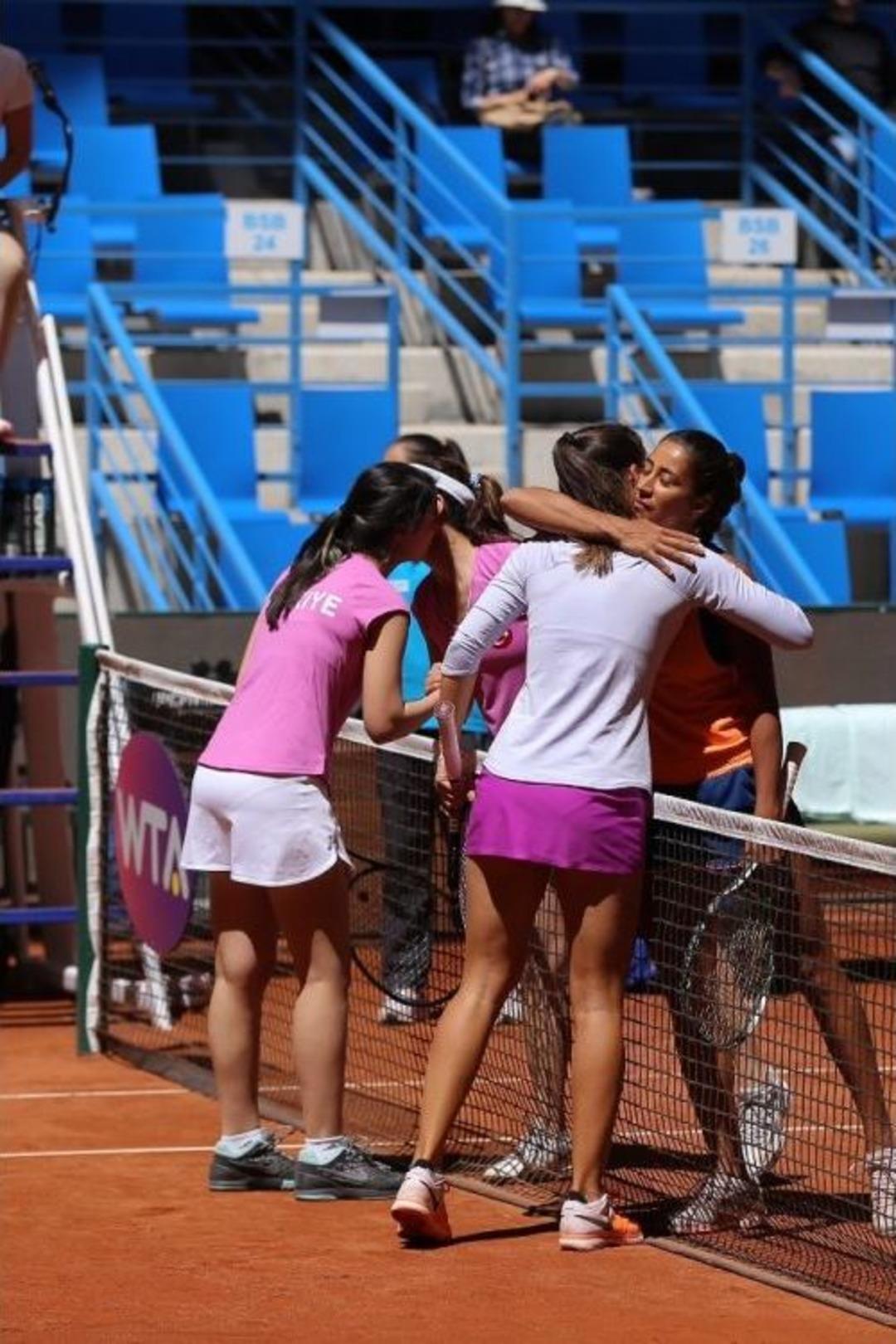 İpek Ve &Ccedil;ağla&rsquo;dan İşitme Engelli Milli Sporculara Destek