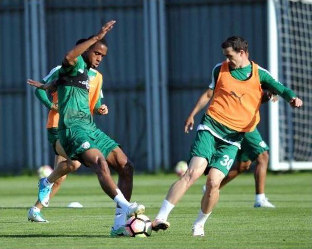 Bursaspor’Da Galatasaray Hazırlıkları Sürüyor