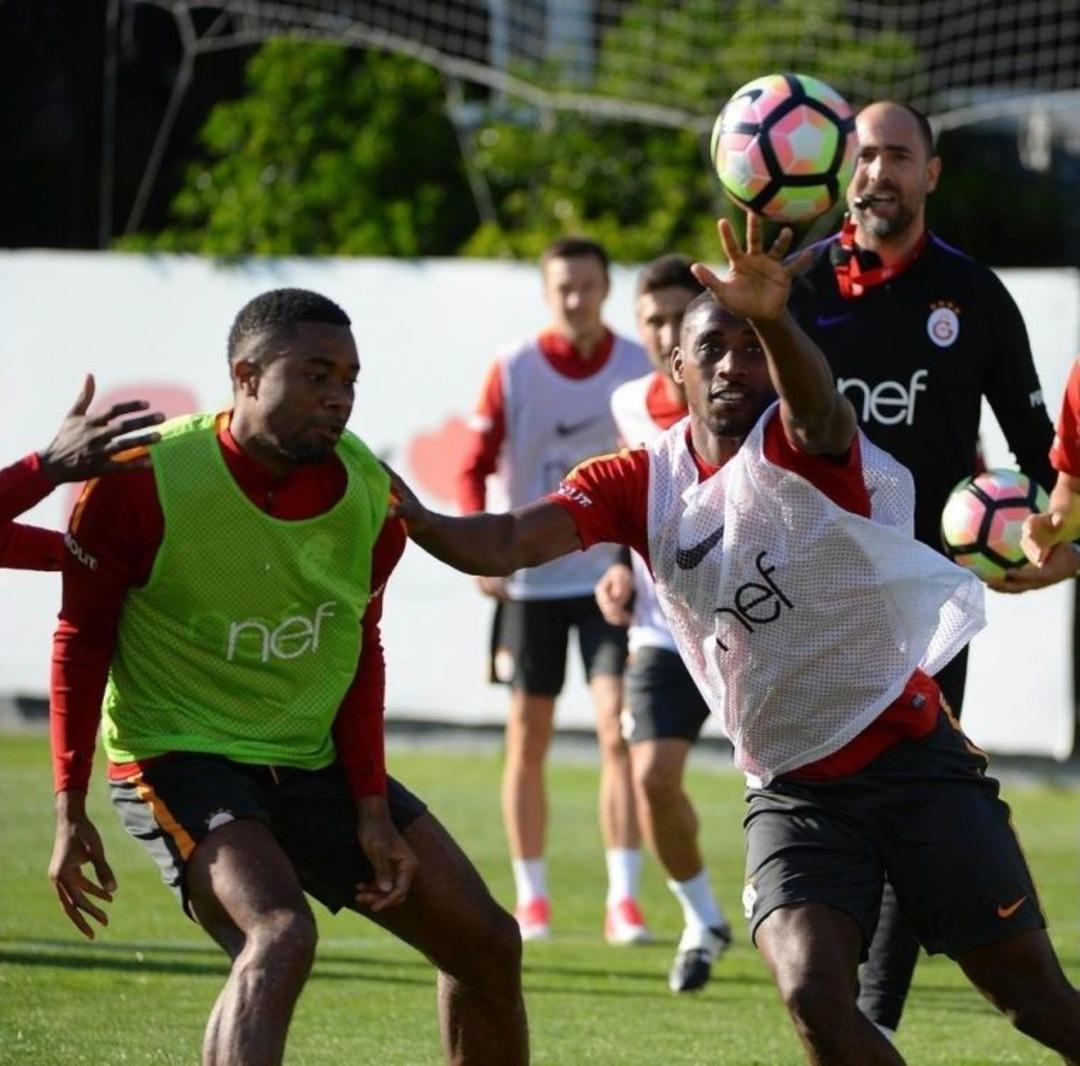 Galatasaray, G&uuml;n&uuml; &Ccedil;ift Antrenmanla Tamamladı