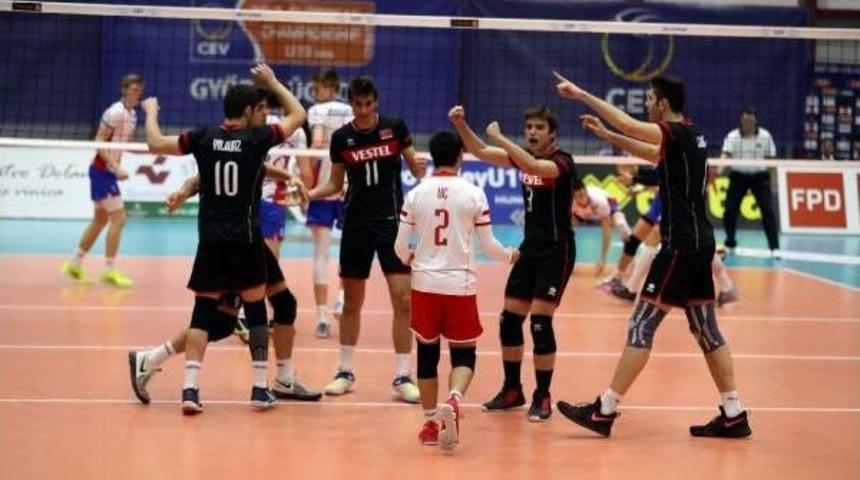 19 Yaş Altı Erkek Voleybol Milli Takımı Grup Lideri Olarak Yarı Finalde