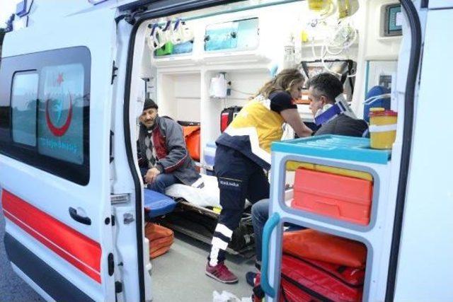 Zonguldak'ta Işçi Servisi Kaza Yaptı: 8 Yaralı