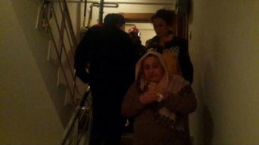 Anahtarlıktaki Metal Par&ccedil;a Parmağına Girdi