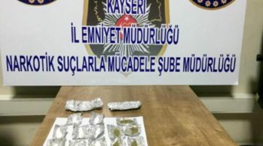 Kayseri'de Uyuşturucu Ticaretine 2 G&ouml;zaltı
