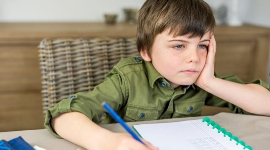 Sağlıksız beslenen &ccedil;ocukların okul başarısı da d&uuml;ş&uuml;yor