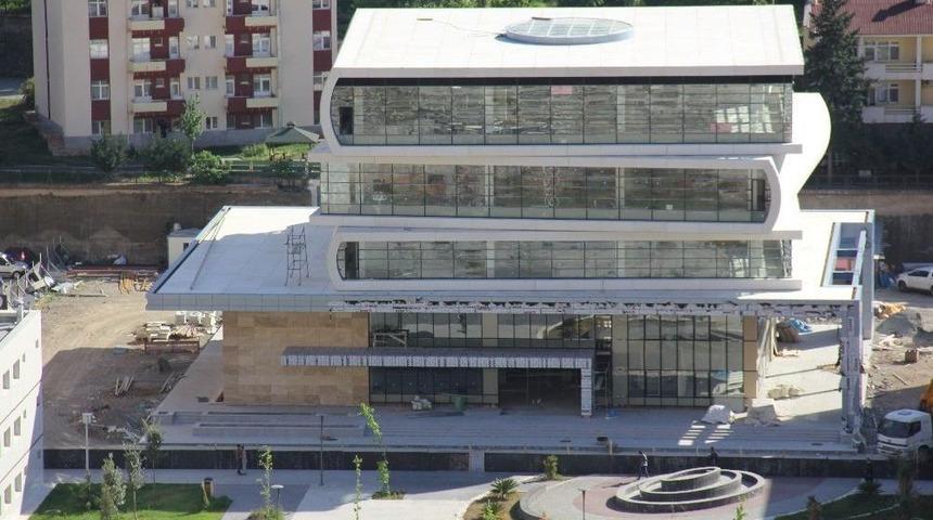 Artvin&rsquo;in Kitap Şekilli K&uuml;t&uuml;phanesi