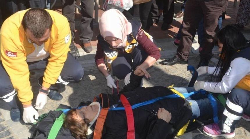 Ticari Aracın &Ccedil;arptığı Yaya Yaralandı