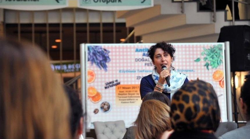 Seferihisar’ın Ünlü Üretici Pazarları Agora’da