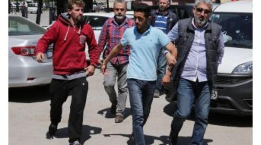 Adana’da Aranan İki Şahıs Yakalandı